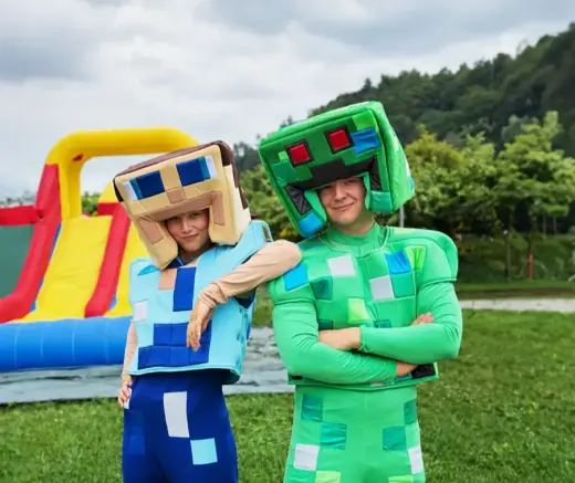 Kostum Minekraft za otroško praznovanje